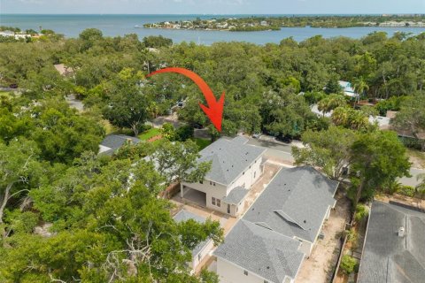 House in Saint Petersburg, Florida 5 bedrooms, 284.93 sq.m. № 2157205 - photo 13