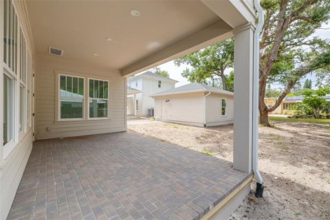 House in Saint Petersburg, Florida 5 bedrooms, 284.93 sq.m. № 2157205 - photo 9