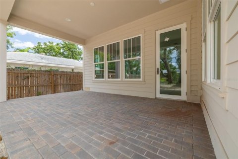 House in Saint Petersburg, Florida 5 bedrooms, 284.93 sq.m. № 2157205 - photo 10