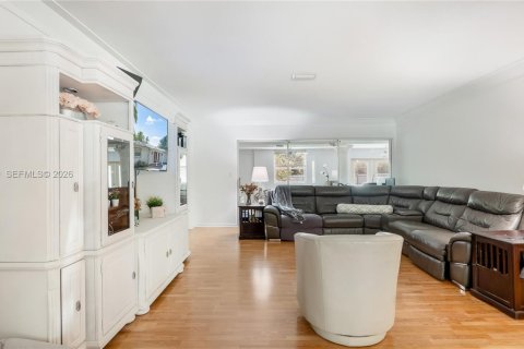 House in Plantation, Florida 3 bedrooms, 257.53 sq.m. № 2065402 - photo 11