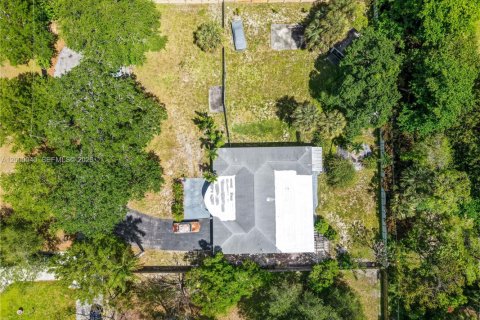 House in Plantation, Florida 3 bedrooms, 257.53 sq.m. № 2065402 - photo 3