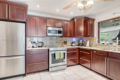 House in Plantation, Florida 3 bedrooms, 257.53 sq.m. № 2065402 - photo 28