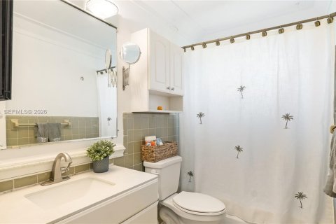 House in Plantation, Florida 3 bedrooms, 257.53 sq.m. № 2065402 - photo 15