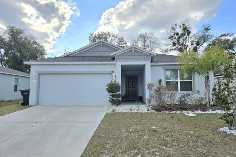 House in Winter Haven, Florida 4 bedrooms, 174.28 sq.m. № 2419896