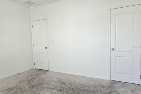 House in Winter Haven, Florida 4 bedrooms, 174.28 sq.m. № 2419896 - photo 27