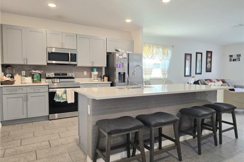 House in Winter Haven, Florida 4 bedrooms, 174.28 sq.m. № 2419896 - photo 12