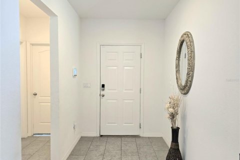 House in Winter Haven, Florida 4 bedrooms, 174.28 sq.m. № 2419896 - photo 5