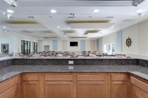 Condo in Longboat Key, Florida, 2 bedrooms № 2393942 - photo 8