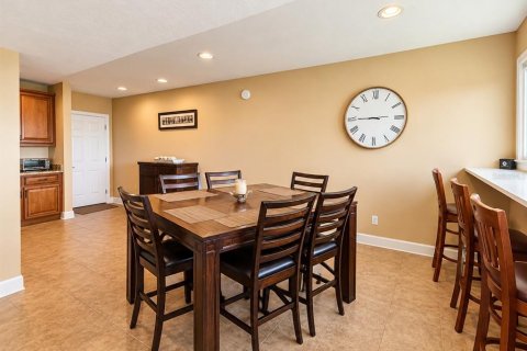 Condo in Longboat Key, Florida, 2 bedrooms № 2393942 - photo 13