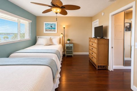 Condo in Longboat Key, Florida, 2 bedrooms № 2393942 - photo 27