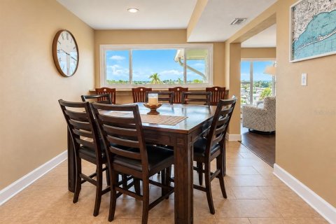 Condo in Longboat Key, Florida, 2 bedrooms № 2393942 - photo 12