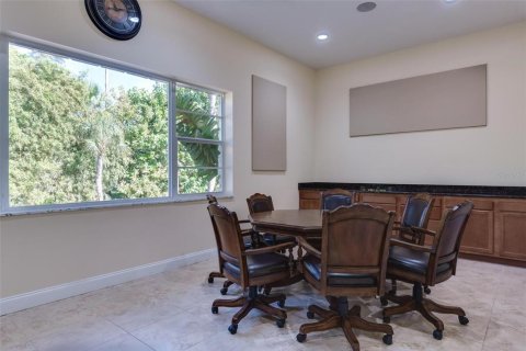Condo in Longboat Key, Florida, 2 bedrooms № 2393942 - photo 9