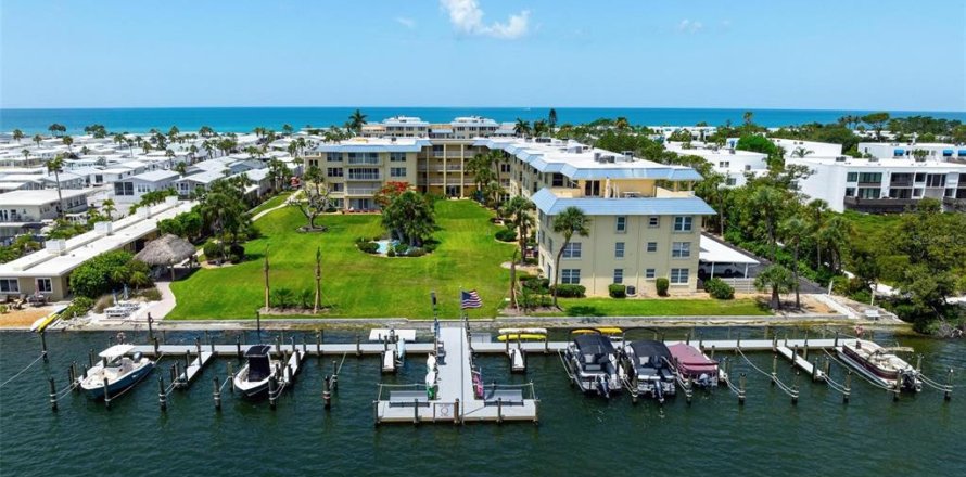 Condo in Longboat Key, Florida, 2 bedrooms № 2393942
