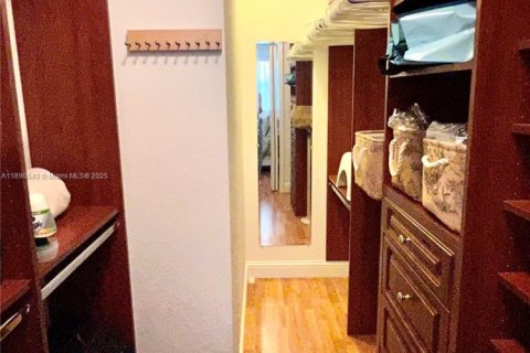 Снять в аренду кондоминиум в Майами, Флорида 2 спальни, 87.98м2, № 1947801 - фото 14