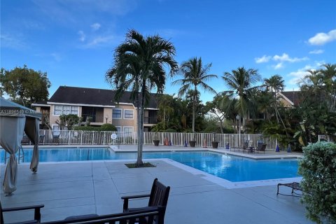 Снять в аренду кондоминиум в Майами, Флорида 2 спальни, 87.98м2, № 1947801 - фото 18