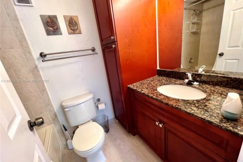 Снять в аренду кондоминиум в Майами, Флорида 2 спальни, 87.98м2, № 1947801 - фото 16