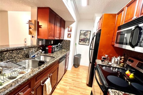 Снять в аренду кондоминиум в Майами, Флорида 2 спальни, 87.98м2, № 1947801 - фото 9