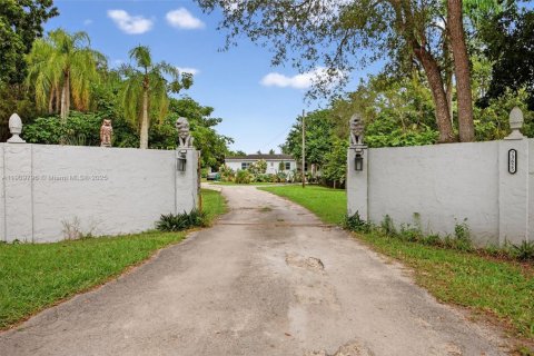 Casa en venta en Homestead, Florida, 3 dormitorios, 264.21 m2 № 1965219 - foto 3