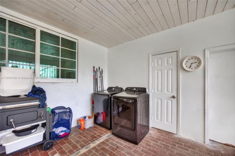 Casa en venta en Homestead, Florida, 3 dormitorios, 264.21 m2 № 1965219 - foto 27