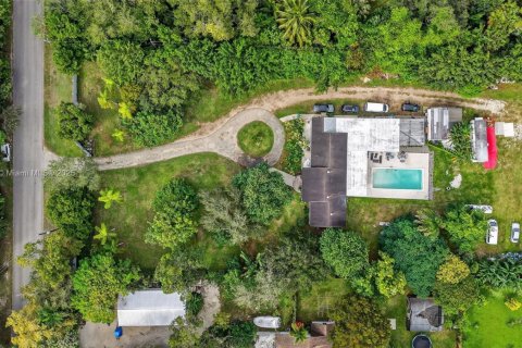Casa en venta en Homestead, Florida, 3 dormitorios, 264.21 m2 № 1965219 - foto 1