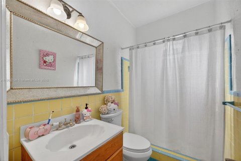 Casa en venta en Homestead, Florida, 3 dormitorios, 264.21 m2 № 1965219 - foto 17