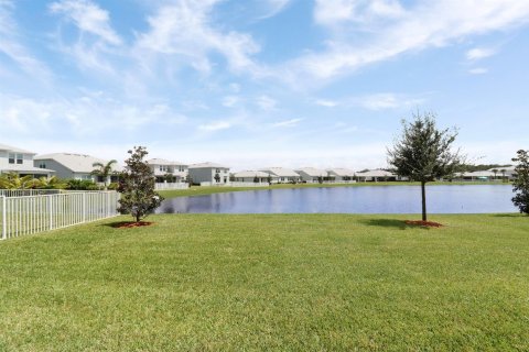 Villa ou maison à louer à Port St. Lucie, Floride: 3 chambres, 190.45 m2 № 2386877 - photo 5