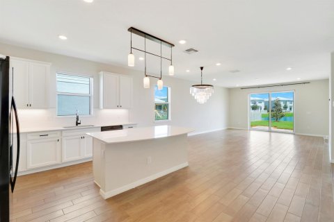 Villa ou maison à louer à Port St. Lucie, Floride: 3 chambres, 190.45 m2 № 2386877 - photo 8