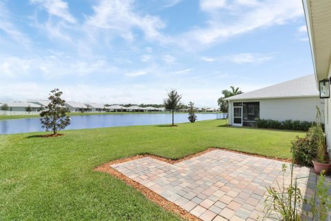 Villa ou maison à louer à Port St. Lucie, Floride: 3 chambres, 190.45 m2 № 2386877 - photo 4
