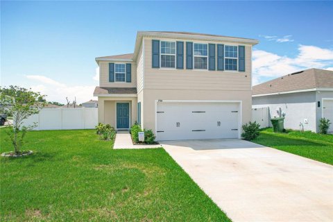 Casa en venta en Winter Haven, Florida, 4 dormitorios, 176.51 m2 № 1757582 - foto 1