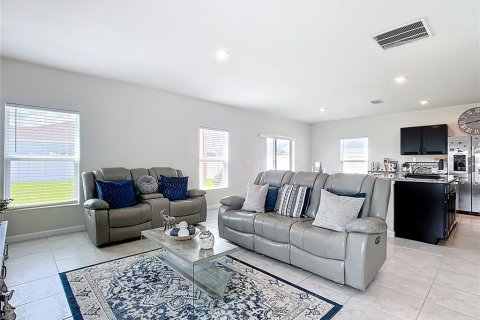 Casa en venta en Winter Haven, Florida, 4 dormitorios, 176.51 m2 № 1757582 - foto 3