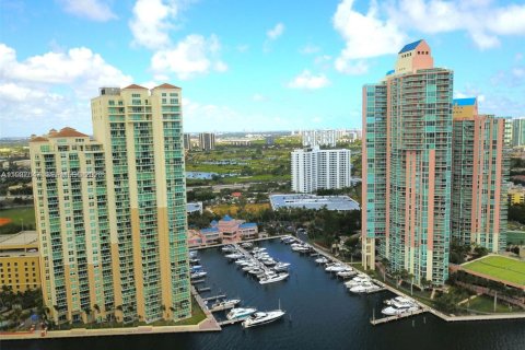 Condo in Aventura, Florida, 3 bedrooms  № 2010321 - photo 5