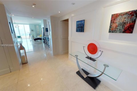 Condo in Aventura, Florida, 3 bedrooms  № 2010321 - photo 20