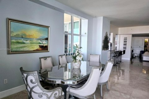 Condo in Aventura, Florida, 3 bedrooms  № 2010321 - photo 15