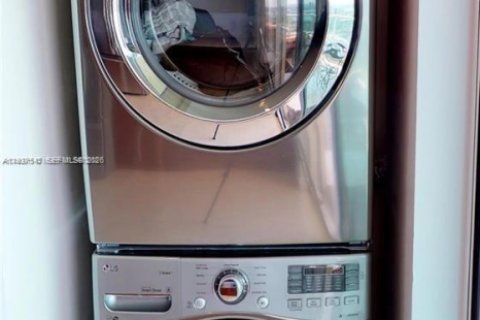 Condo in Aventura, Florida, 3 bedrooms  № 2010321 - photo 30