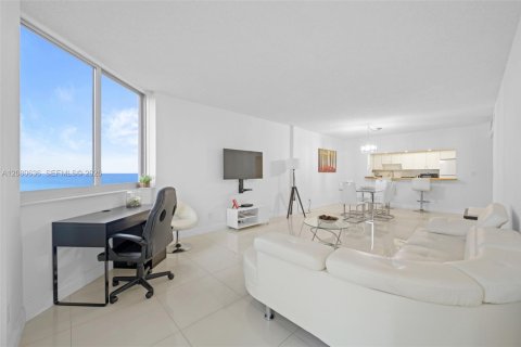 Condo in Sunny Isles Beach, Florida, 2 bedrooms № 2338597