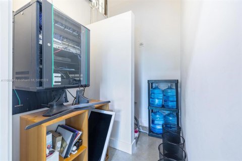 Office in Miami, Florida № 1231461