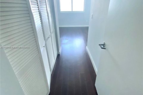 Condominio en venta en Miami, Florida, 2 dormitorios, 106.09 m2 № 1959019 - foto 14