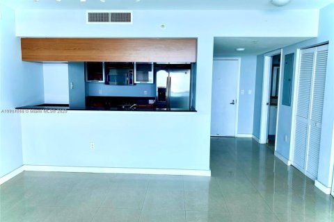 Condominio en venta en Miami, Florida, 2 dormitorios, 106.09 m2 № 1959019 - foto 3