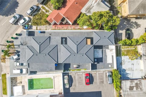 Villa ou maison à louer à Miami, Floride: 2 chambres, 83.61 m2 № 1807134 - photo 14