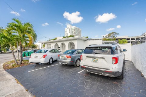 Villa ou maison à louer à Miami, Floride: 2 chambres, 83.61 m2 № 1807134 - photo 10