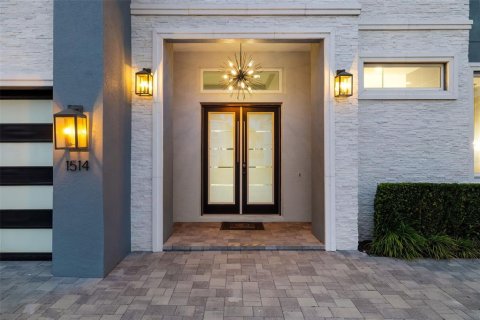 House in Four Corners, Florida 10 bedrooms, 674.84 sq.m. № 1684565 - photo 2