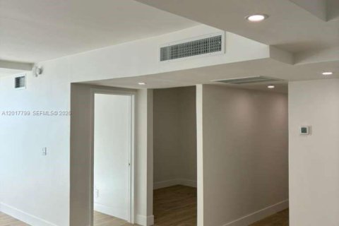 Купить кондоминиум в Санни-Айлс-Бич, Флорида 2 спальни, 141.68м2, № 2153798 - фото 9