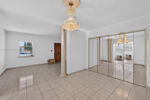 Casa en venta en Miami, Florida, 4 dormitorios, 201.88 m2 № 2353150 - foto 17
