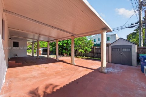 Casa en venta en Miami, Florida, 4 dormitorios, 201.88 m2 № 2353150 - foto 26