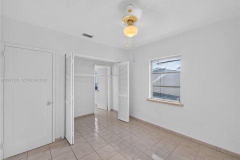 Casa en venta en Miami, Florida, 4 dormitorios, 201.88 m2 № 2353150 - foto 8