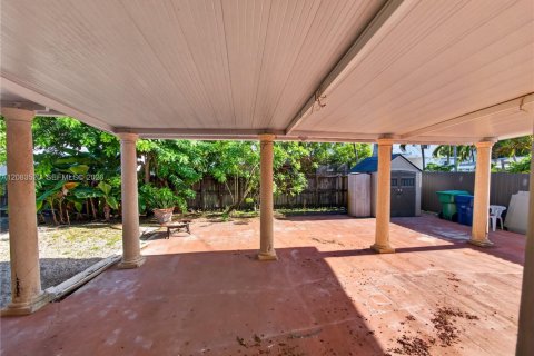 Casa en venta en Miami, Florida, 4 dormitorios, 201.88 m2 № 2353150 - foto 23