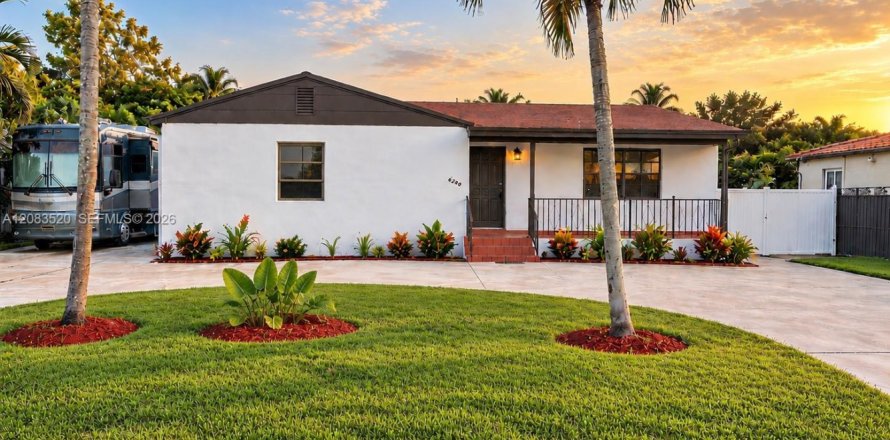 Casa en Miami, Florida 4 dormitorios, 201.88 m2 № 2353150