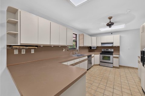 Casa en venta en Miami, Florida, 4 dormitorios, 201.88 m2 № 2353150 - foto 15