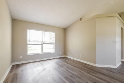 Villa ou maison à louer à Clermont, Floride: 3 chambres, 152.17 m2 № 2413516 - photo 3