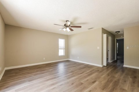 Villa ou maison à louer à Clermont, Floride: 3 chambres, 152.17 m2 № 2413516 - photo 8